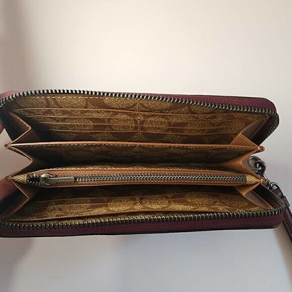 NWT CD971 COACH Disney X Long Zip Wallet Once Upon a Dream Sleeping Beauty - Picture 3 of 3